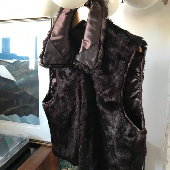 Faux Fur Reversible Vest - Andrew Marc New York - Picture 1 of 6